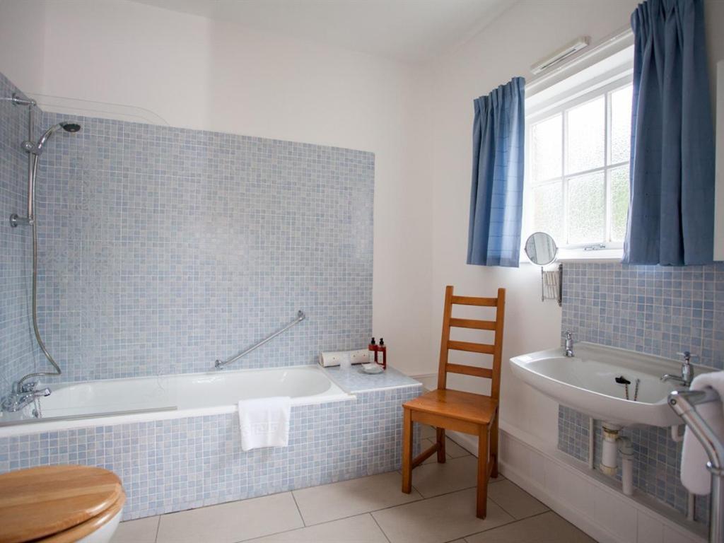 The Coach House Crookham Otel Crookham  Dış mekan fotoğraf
